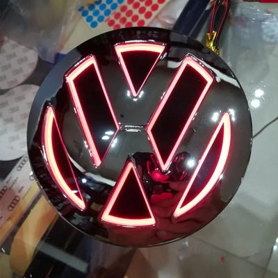 Emblème de calandre Volkswagen Lumineux - vue de profil - Becquet Voiture
