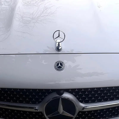 Emblème de Capot Chromé Mercedes-Benz avec Aile - packshot studio - Becquet Voiture
