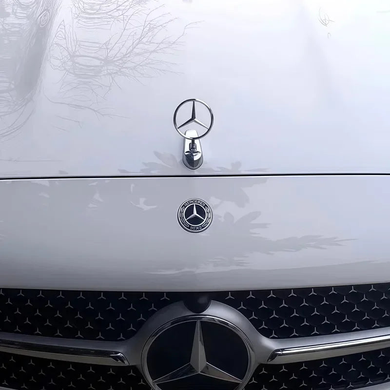 Emblème de Capot Chromé Mercedes-Benz avec Aile - packshot studio - Becquet Voiture