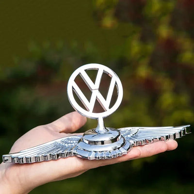 Emblème de Capot Chromé Volkswagen Golf Polo Passat - packshot studio - Becquet Voiture
