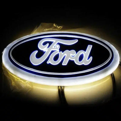 Emblème Ford LED Lumineux 4D pour F150 et Focus - vue de trois-quarts - Becquet Voiture
