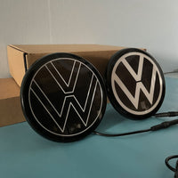 Emblème LED VW T-Roc Lumineux Calandre 2018-2024 ACC - détail du montage - Becquet Voiture