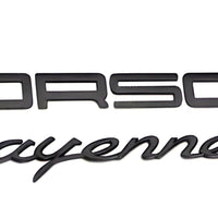 Emblème Logo Porsche Cayenne 911 Multi-Finitions - vue de face - Becquet Voiture