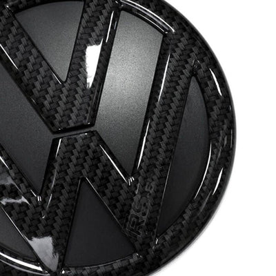 Emblème Logo VW Noir 3D Brillant Mat Carbone Golf Polo - en situation - Becquet Voiture