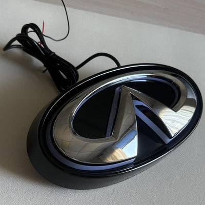 Emblème Lumineux Infiniti RGB LED Q50 Q60 Q70 - en situation - Becquet Voiture