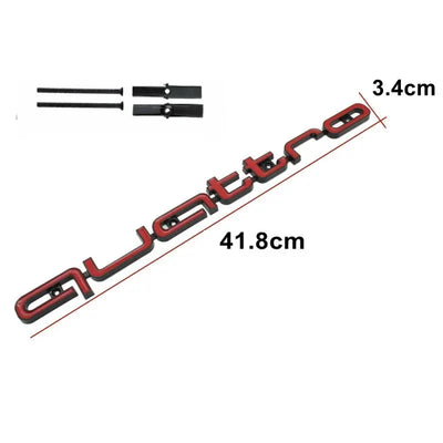 Emblème Quattro 3D Calandre Audi A3 A4 A6 Q5 - vue de trois-quarts - Becquet Voiture