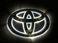Emblème Toyota Lumineux LED pour RAV4, Highlander, Yaris - installé sur véhicule - Becquet Voiture