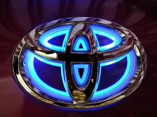 Emblème Toyota Lumineux LED pour RAV4, Highlander, Yaris - vue arrière - Becquet Voiture