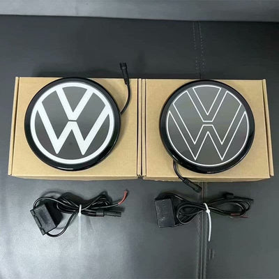 Emblème VW Golf MK8 Lumineux LED 12V Étanche Calandre - packshot studio - Becquet Voiture