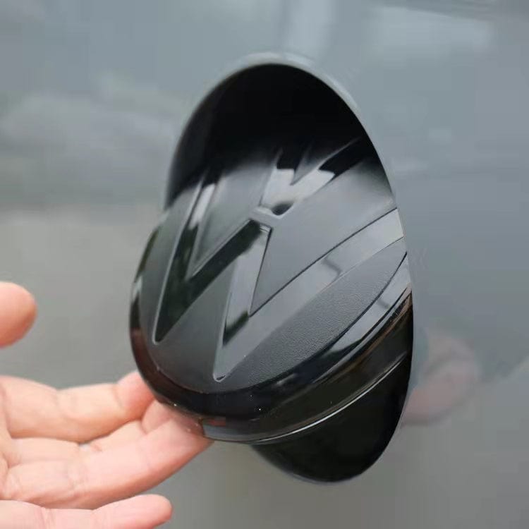Emblèmes Avant et Arrière Noirs Logos VW Passat B7 - vue de face - Becquet Voiture