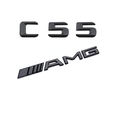 Emblèmes coffre noirs Mercedes Classe C lettres AMG - vue de trois-quarts - Becquet Voiture