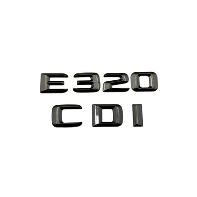 Emblèmes coffre noirs Mercedes Classe E badges arrière - installé sur véhicule - Becquet Voiture