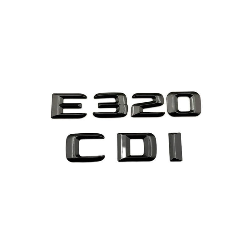 Emblèmes coffre noirs Mercedes Classe E badges arrière - installé sur véhicule - Becquet Voiture
