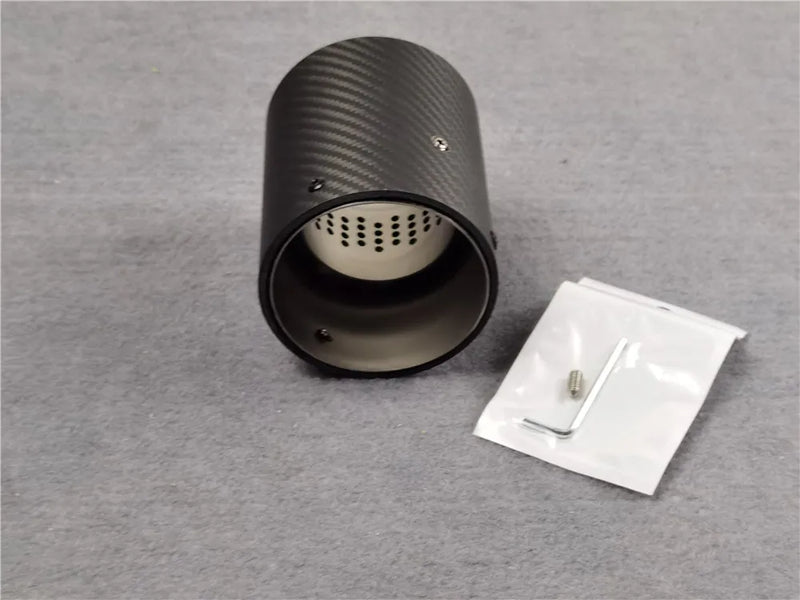 Embout d'Échappement Carbone BMW F90 M5 - installé sur véhicule - Becquet Voiture