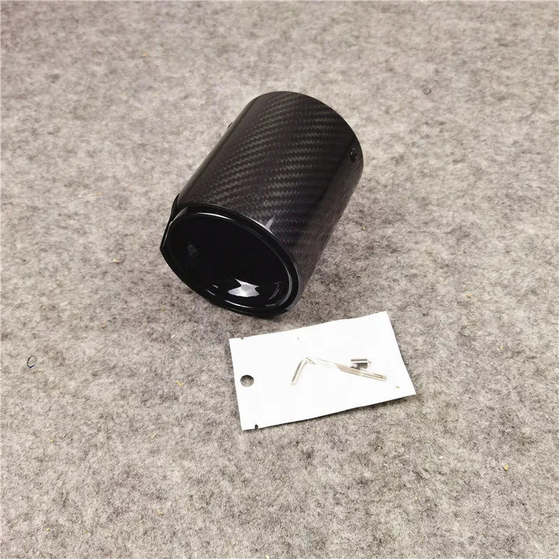 Embout d'Échappement Carbone BMW F90 M5 - vue rapprochée - Becquet Voiture