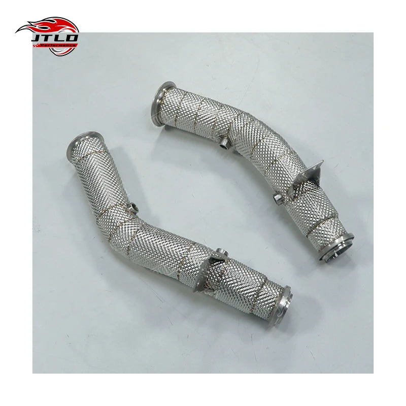Embout d'Échappement Inox Mercedes W205 C43 - vue de trois-quarts - Becquet Voiture