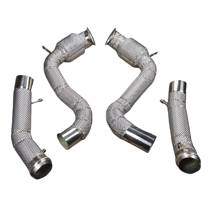Embout d'Échappement Mercedes C63 AMG W205 - détail du montage - Becquet Voiture
