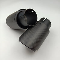 Embout d'Échappement Nissan GT-R R35 Noir Mat Inox - vue de trois-quarts - Becquet Voiture