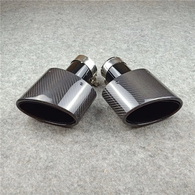 Embouts d'Échappement Carbone Inclinés Style Akrapovic (Paire) - installé sur véhicule - Becquet Voiture