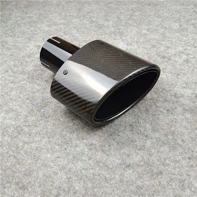 Embouts d'Échappement Carbone Inclinés Style Akrapovic (Paire) - packshot studio - Becquet Voiture