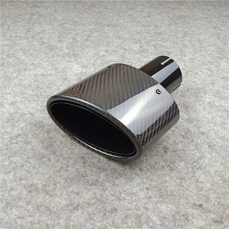 Embouts d'Échappement Carbone Inclinés Style Akrapovic (Paire) - vue de trois-quarts - Becquet Voiture