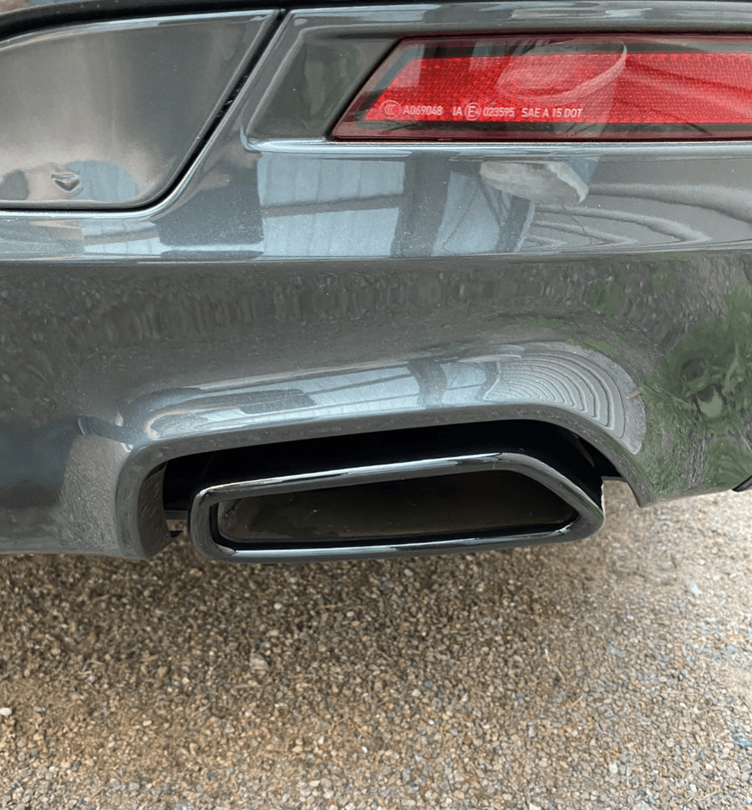 Embouts échappement noirs BMW Série 5 G30 - vue de face - Becquet Voiture