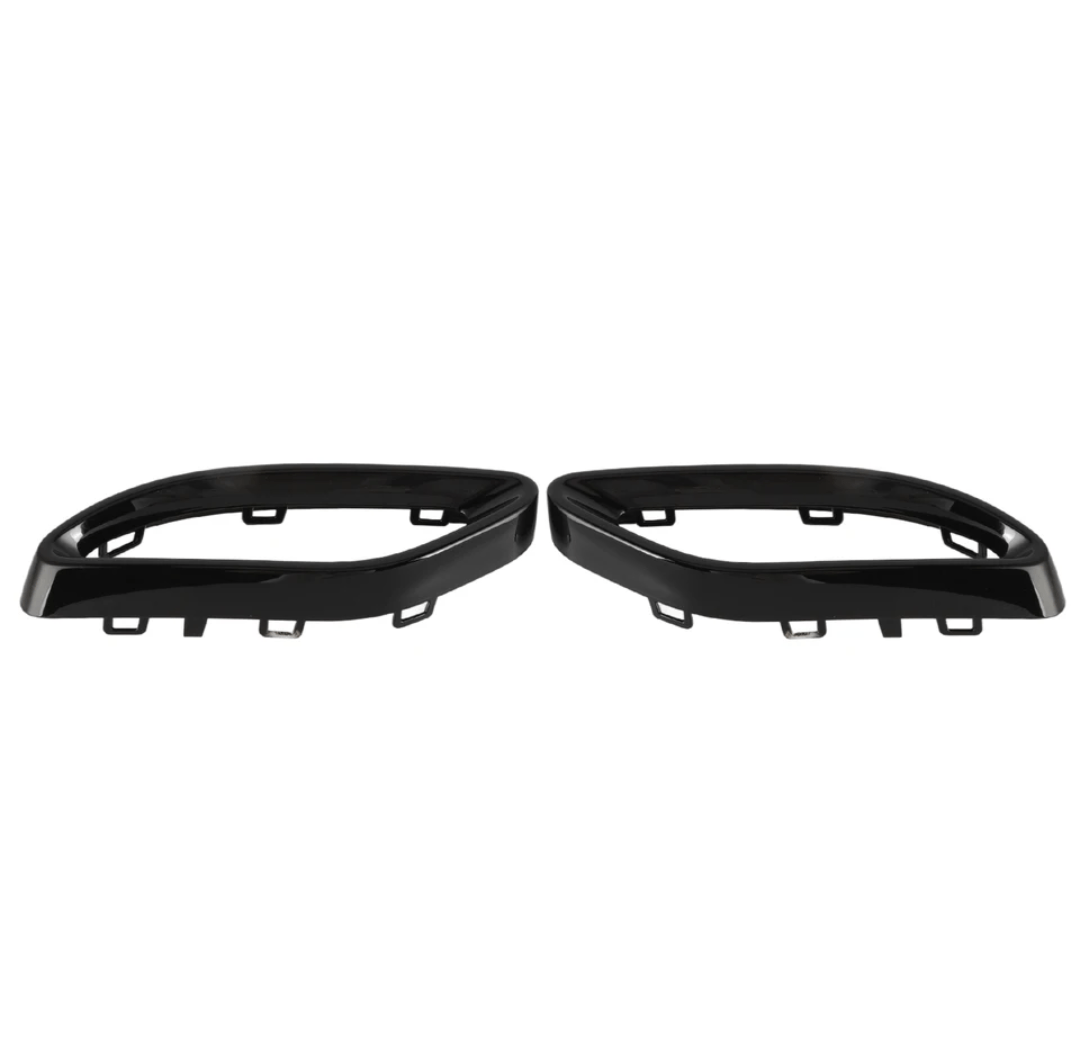Embouts échappement noirs Mercedes AMG Line - vue de face - Becquet Voiture