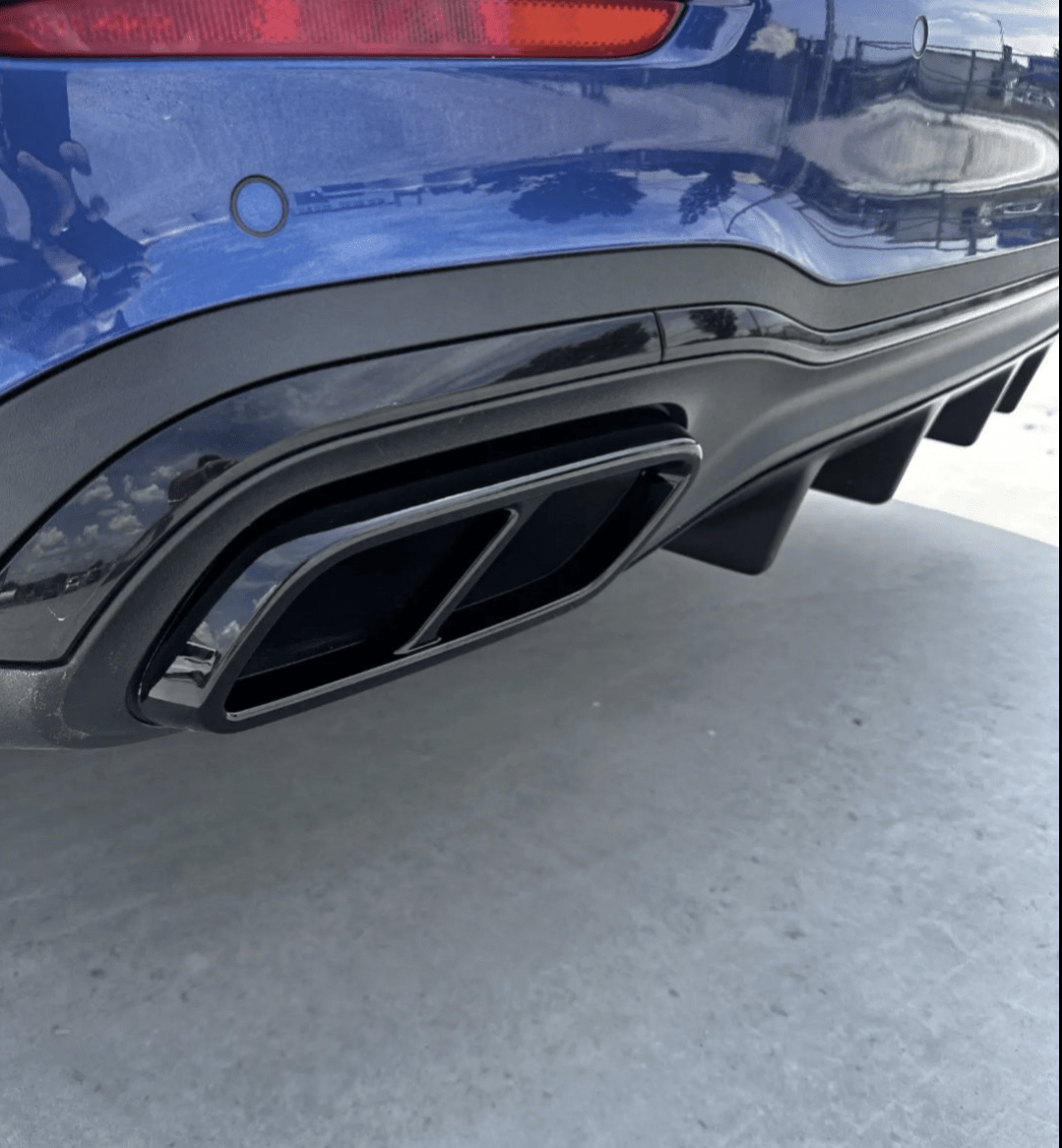 Embouts Échappement Performance Noirs Mercedes Classe C W206 Type AMG - vue de face - Becquet Voiture