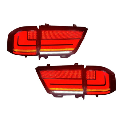 Ensemble de Feux Arrière LED Gauche et Droit pour Toyota Land Cruiser LC300 2021-2023 - vue de face - Becquet Voiture