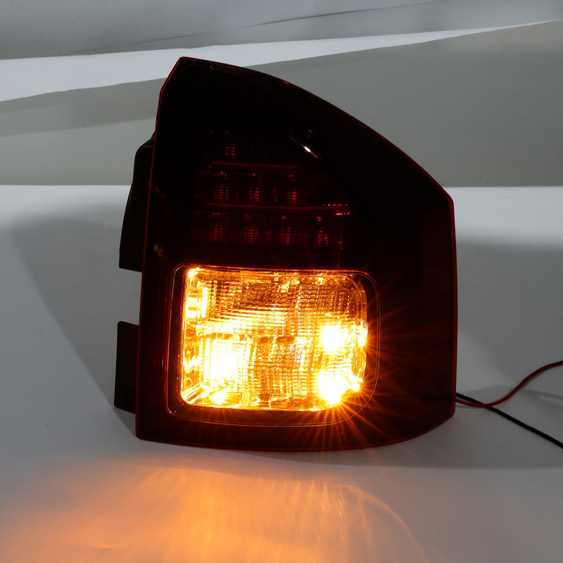 Ensemble Feux Arrière Jeep Compass 2014-2017 - vue de trois-quarts - Becquet Voiture