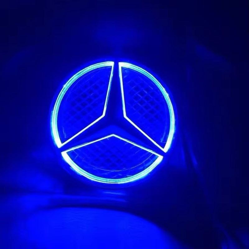 Étoile logo Mercedes lumineux calandre - vue de trois-quarts - Becquet Voiture