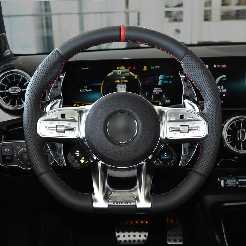 Extension palette au volant Carbone Mercedes Classe A45S - vue de profil - Becquet Voiture