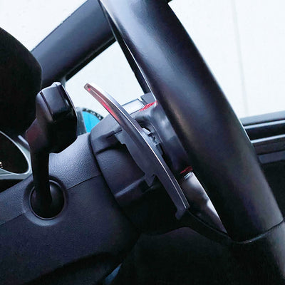 Extension Palette au volant VW Golf 7 R, Golf 7 GTI, Polo, Scirocco - vue de trois-quarts - Becquet Voiture