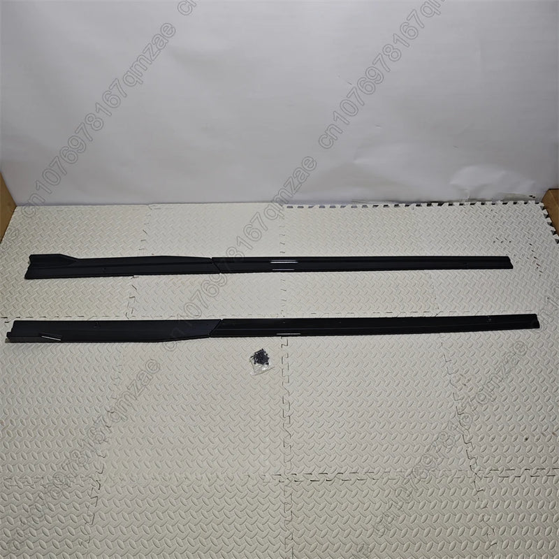 Side Skirt Extensions VW Golf 7 7.5 R GTI 2013-2019 - fitted on vehicle - Becquet Voiture