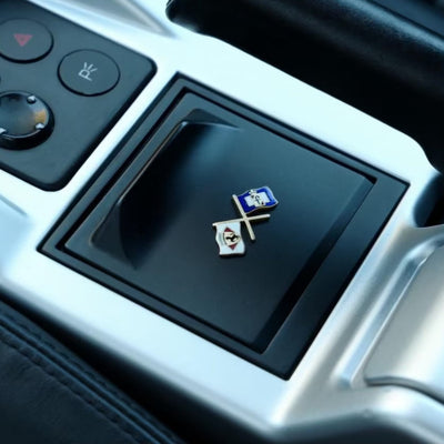 https://cdn.shopify.com/s/files/1/0565/4957/2747/files/ferrari_360_ashtray2.jpg?v=1777478520