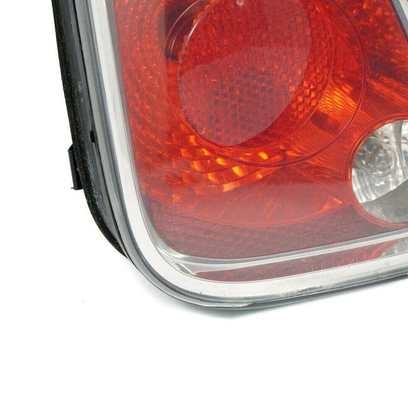 Feu Arrière 63217166955 L + R 56 Mini Cooper R50 - packshot studio - Becquet Voiture