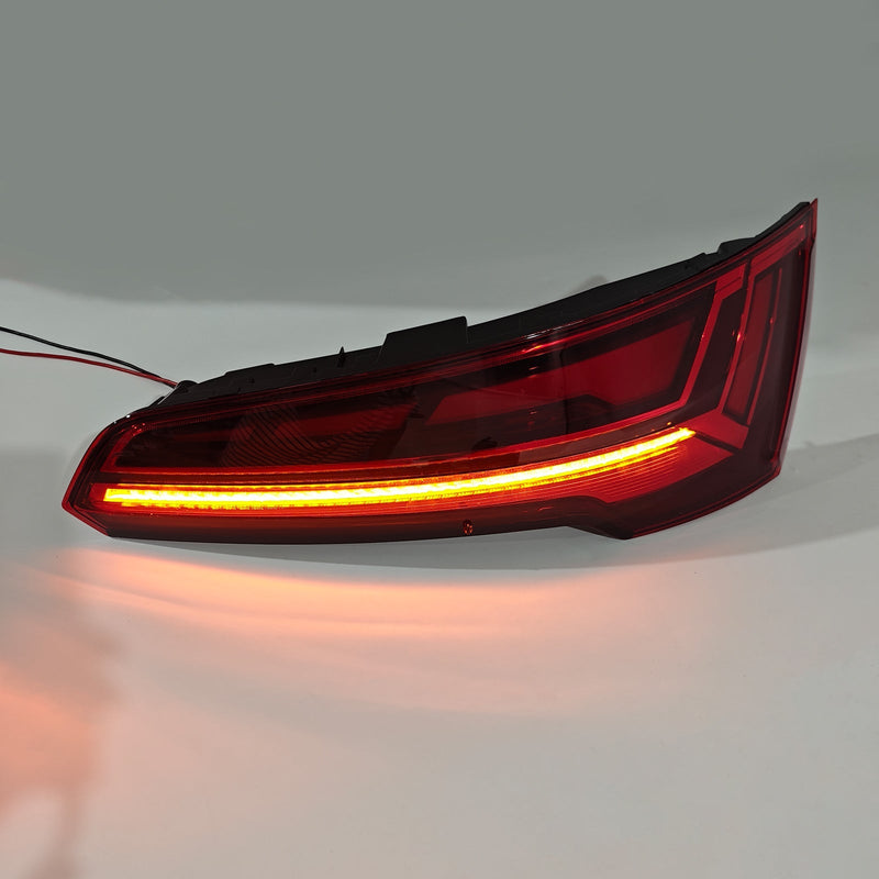 Feu Arrière Droit LED Audi Q5 MK2 Restylée 2021-2024 5 Broches - packshot studio - Becquet Voiture