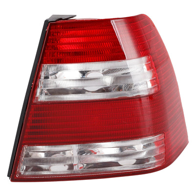 Feu Arrière Droit VW Bora Jatta MK4 Berline 1997-2005 1J5945096AA - en situation - Becquet Voiture