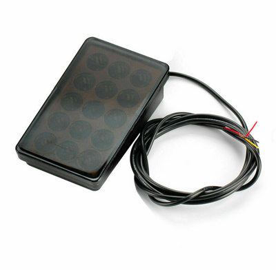 Feu arrière F1 LED universel - installé sur véhicule - Becquet Voiture