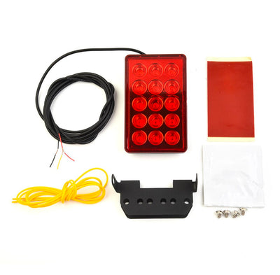 Feu arrière F1 LED universel - vue de dessus - Becquet Voiture