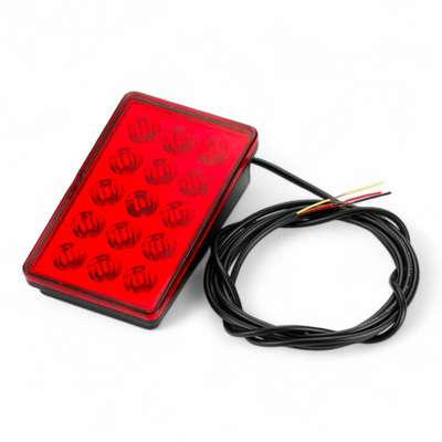 Feu arrière F1 LED universel - vue de profil - Becquet Voiture