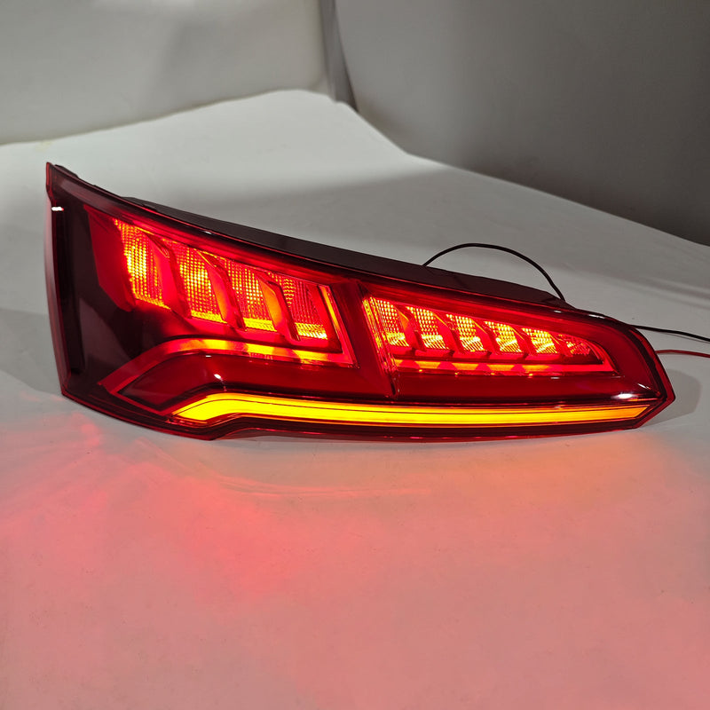 Left and right LED taillights Audi Q5 MK2 2017-2020 - three-quarter view - Becquet Voiture