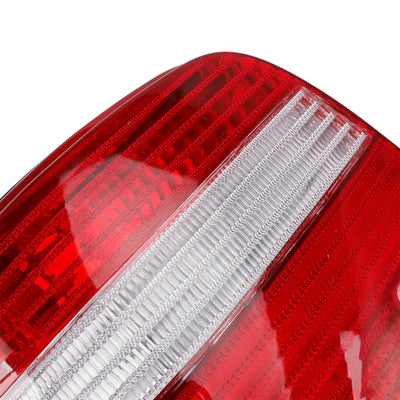 Feu Arrière Gauche VW Golf MK4 1997-2005 - 1J6945111Q - vue rapprochée - Becquet Voiture
