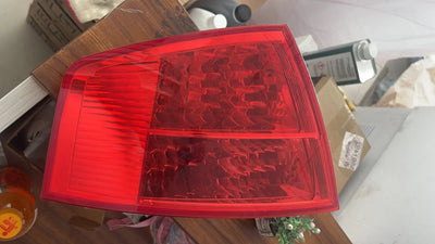 Feu Arriere LED Audi A8 A8L D3 RS Tuning - détail du montage - Becquet Voiture