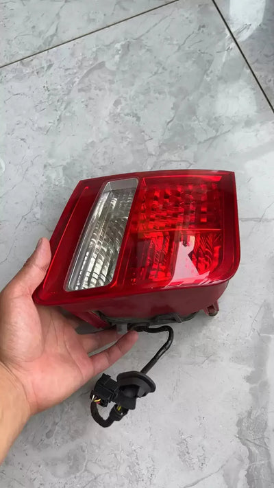 Feu Arriere LED Audi A8 A8L D3 RS Tuning - vue de profil - Becquet Voiture