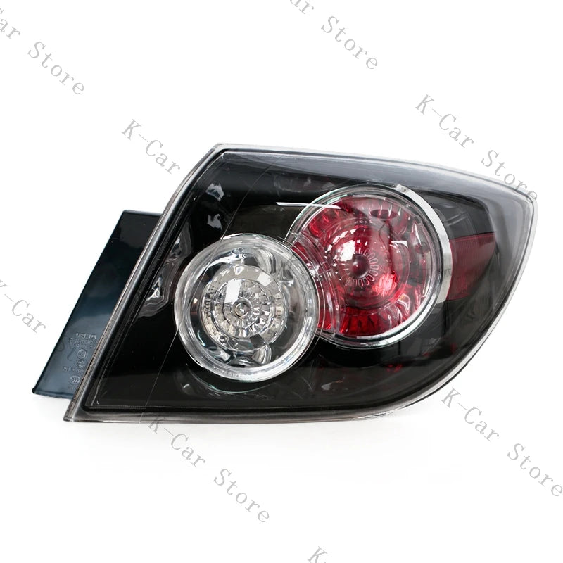 Feu Arrière Mazda 3 Hatchback 2004-2010 - en situation - Becquet Voiture