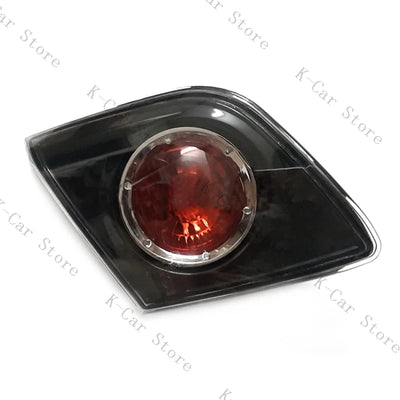 Feu Arrière Mazda 3 Hatchback 2004-2010 - vue rapprochée - Becquet Voiture