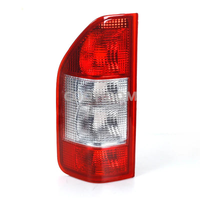 Feu Arrière Mercedes Sprinter 1997-2006 OEM A0008261556 - vue rapprochée - Becquet Voiture