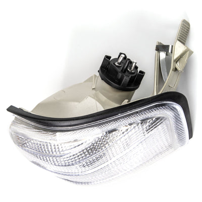 Feu d'angle gauche clignotant Mercedes Classe C W202 1994-2000 - vue de trois-quarts - Becquet Voiture