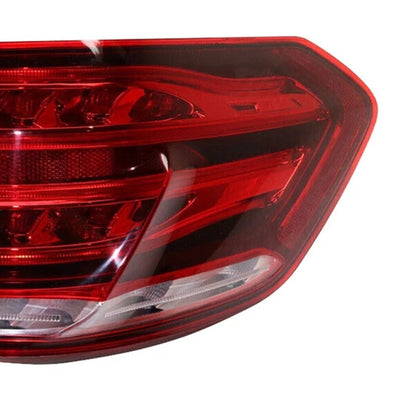Feu Droit LED Mercedes Classe E W212 2013-2015 - vue de trois-quarts 2 - Becquet Voiture